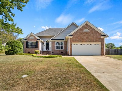 108 Thorncliff Pl