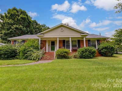 1233 Castlegate St