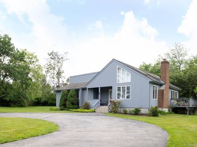 100 Bayberry Ln