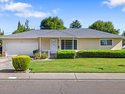 121 W Benjamin Holt Dr