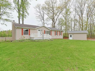 8497 Lake Rd