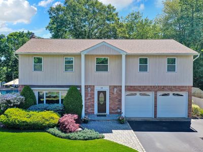 54 Sandy Hollow Drive
