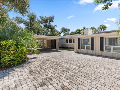 560 Acacia Rd
