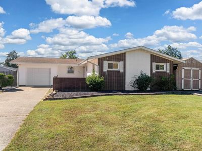902 Cedar Ln