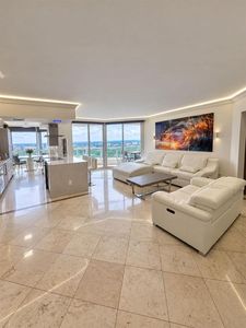 21205 Yacht Club Dr APT 3105