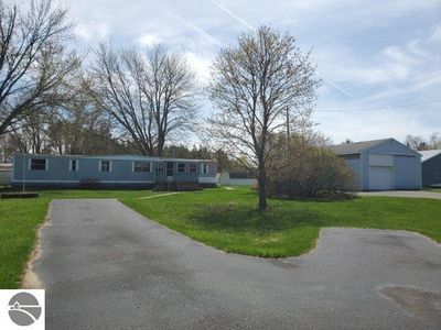 2890 Twin Lake Rd