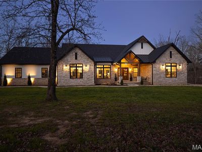 437 Ridgeview Ln