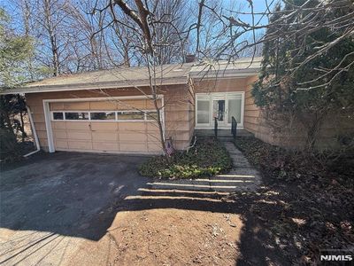 Property at 23 Elizabeth Ct, North Haledon, NJ