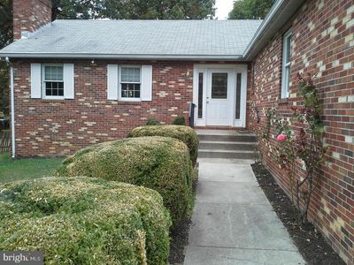 8822 Saunders Ln
