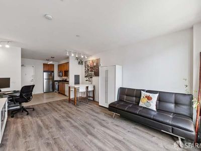 888 7th St UNIT 330
