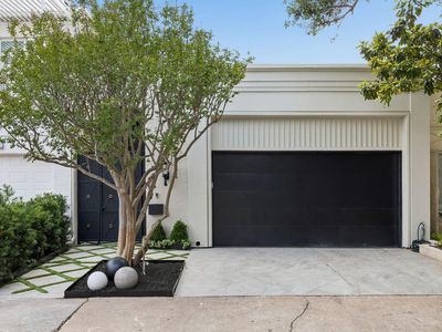 10 S Briar Hollow Ln Unit 15