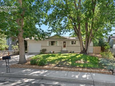3842 Vaquero Cir N