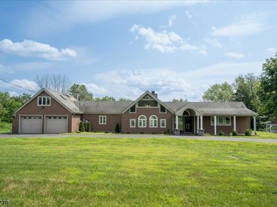 11 Summit Dr