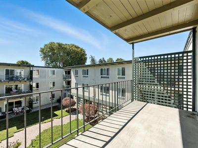 932 Peninsula Ave APT 406