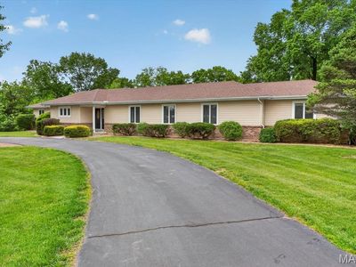 18506 Royal Dr