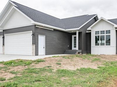 5315 Hendrickson Dr