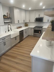 15150 Dickens St APT 203