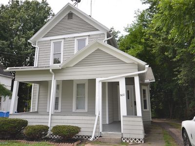 900 Sherman St