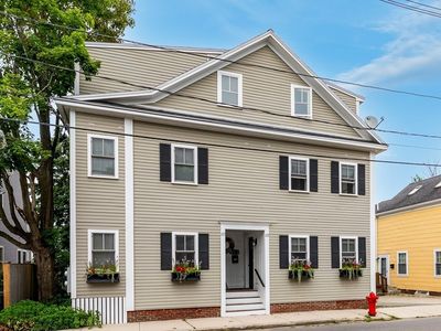 123-125 Water St