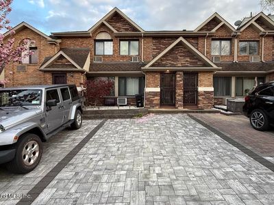 94 North Dr