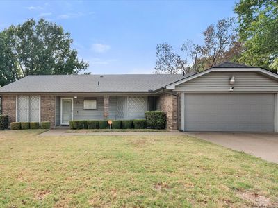 729 NW Charlyne Dr