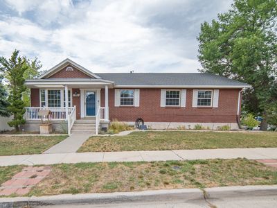 1941 E Gunther Dr