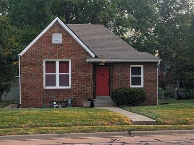 909 W Main St