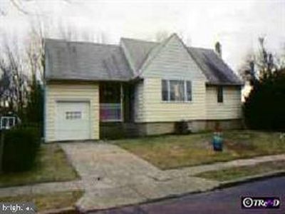 Property at 209 Lincoln Ave, West Collingswood Heights, NJ
