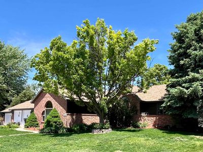 4611 N Regency Pl