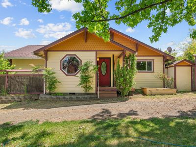 255 Carmen Rd