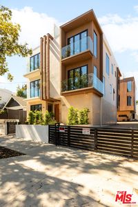 837 1/2 Waterloo St