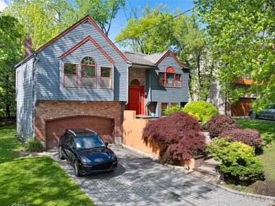 284 Schenck Avenue