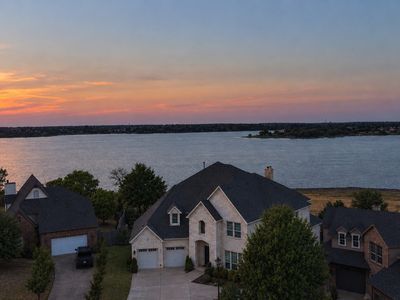 536 Longshore Dr