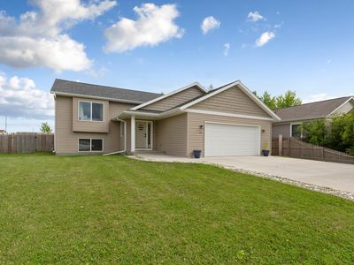 Property at 310 Autumn Hills Pl NE, Owatonna, MN