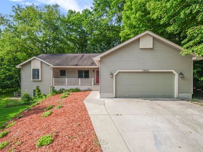 19843 Pine Woods Dr