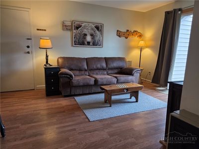 301 Pinnacle Inn Road #4301