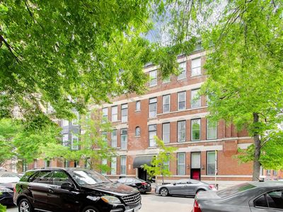 223 W Wisconsin St APT 2D