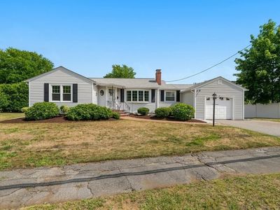 4 Abbott Rd