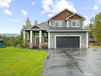 521 E Lochcarron Dr