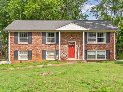 212 Slayden Cir