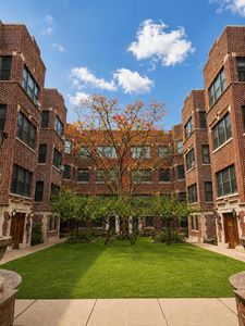 5551 S Kimbark Ave APT 17