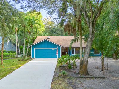 1090 SE Buttonwood Circle SE