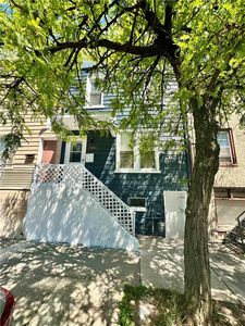 129 W Allen St