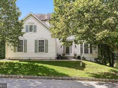 8 Ridings Way