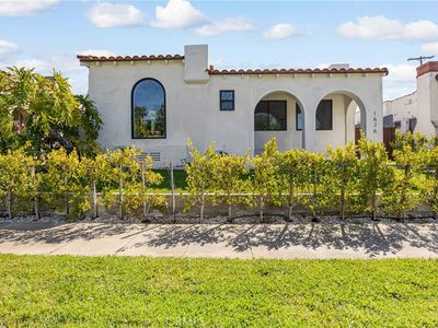 1676 S Crescent Heights Blvd