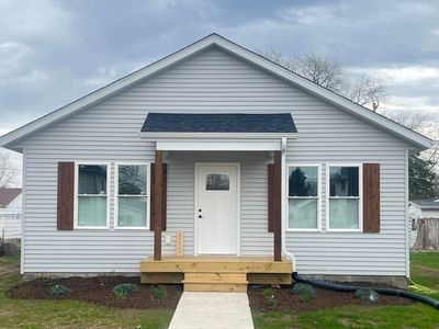 307 White St