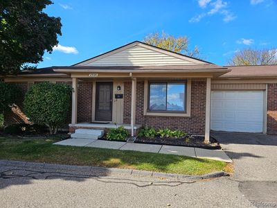 2924 Roundtree Dr
