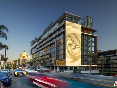 8420 Sunset Blvd #703