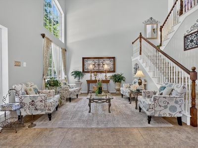 13217 Mannheim Dr
