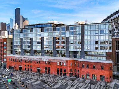 590 1st Avenue S #810